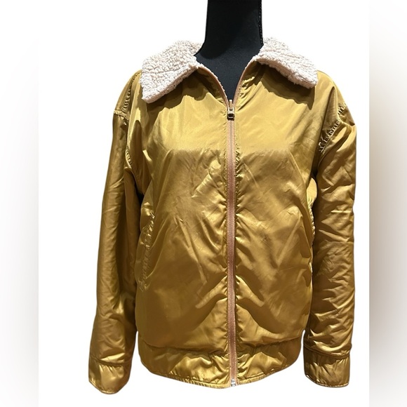 Burton Women’s Reversible Sherpa Fleece Puffer Jacket Gold & Cream Size Medium - Picture 6 of 11